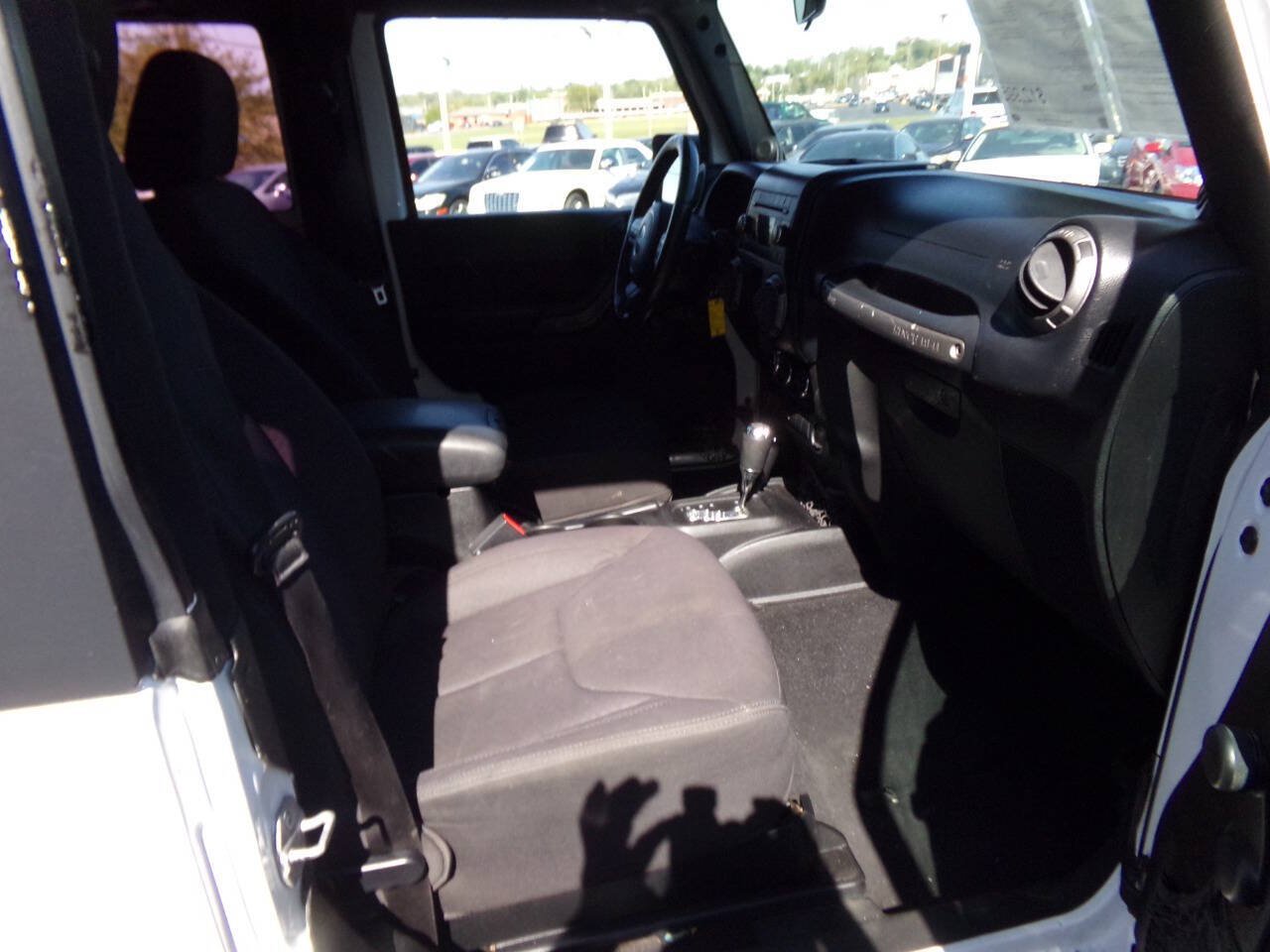 Used 2013 Jeep Wrangler Sport w/ Connectivity Group AWD/4WD image 17