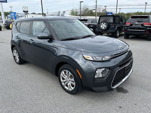 Used 2020 Kia Soul LX FWD image 10