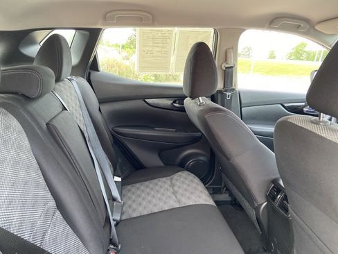 Used 2020 Nissan Rogue Sport SV image 21