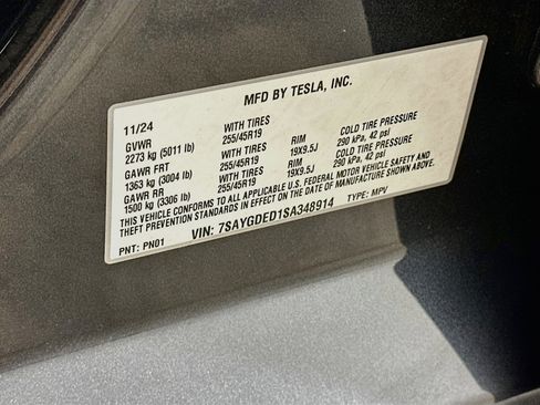 Used 2025 Tesla Model Y Long Range RWD image 12
