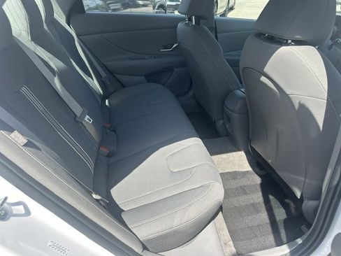 Used 2024 Hyundai Elantra SEL image 14