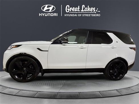 Used 2023 Land Rover Discovery Metropolitan Edition image 2