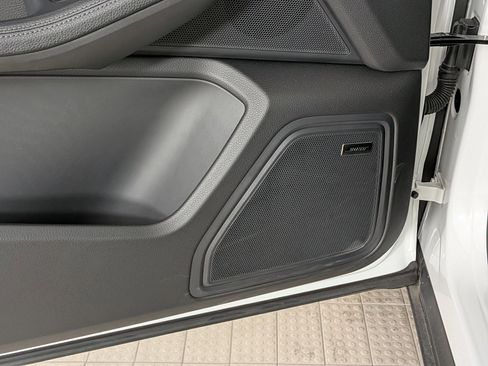 New 2025 Porsche Macan AWD/4WD image 14