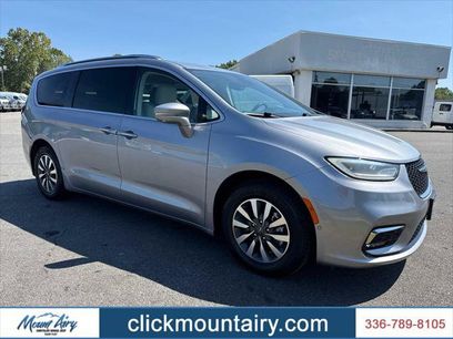 Certified 2021 Chrysler Pacifica Touring-L