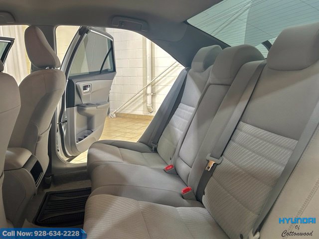 Used 2017 Toyota Camry LE FWD image 13