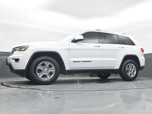 Used 2017 Jeep Grand Cherokee Laredo w/ Quick Order Package 2BE image 21