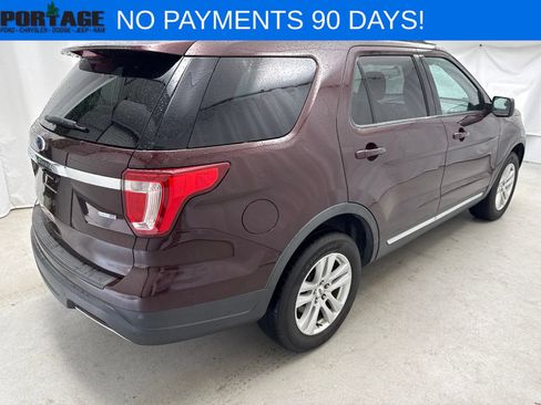 Used 2018 Ford Explorer XLT AWD/4WD image 2