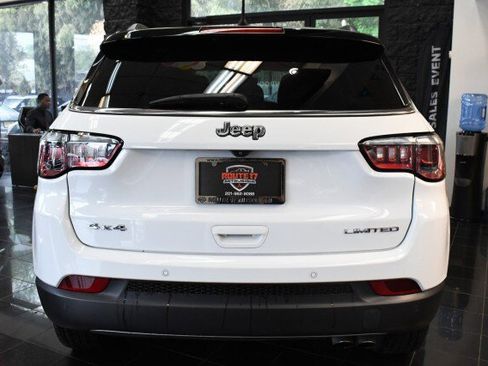 Used 2022 Jeep Compass Limited AWD/4WD image 12