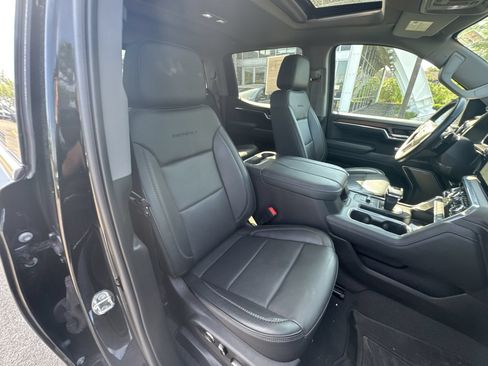 Used 2024 GMC Sierra 1500 Denali w/ Technology Package AWD/4WD image 29