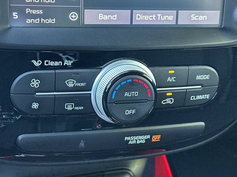 Used 2018 Kia Soul + FWD image 18