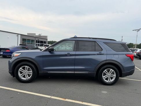 Used 2021 Ford Explorer XLT w/ Equipment Group 202A RWD image 8