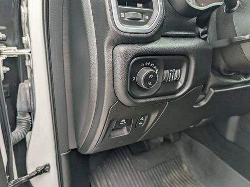 Used 2022 RAM 1500 Laramie AWD/4WD image 11