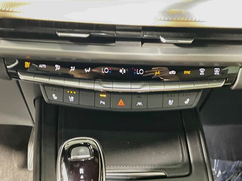 Used 2024 Cadillac XT4 Premium Luxury w/ Technology Package FWD image 26