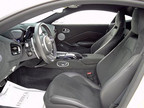 Used 2019 Aston Martin V8 Vantage Coupe image 33