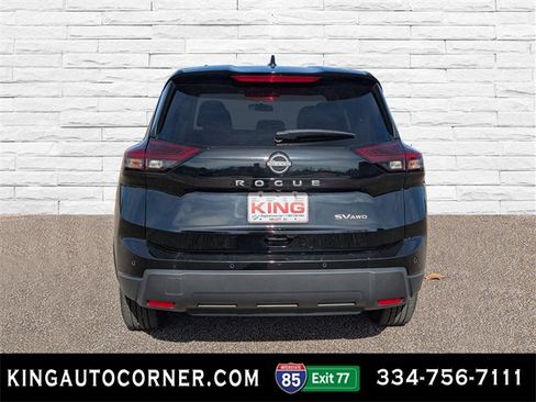 Used 2024 Nissan Rogue SV image 6