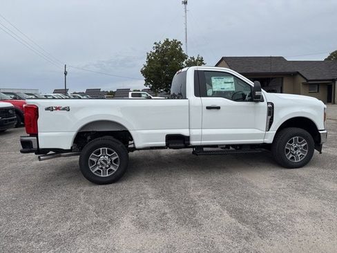 New 2025 Ford F350 XLT image 33