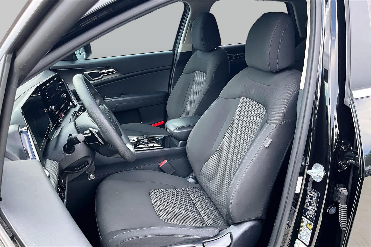 Used 2023 Kia Sportage LX AWD/4WD image 8
