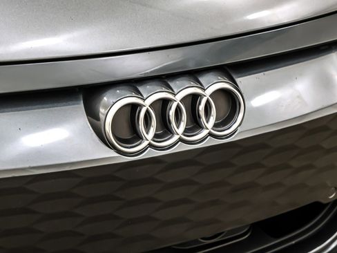 Used 2023 Audi e-tron GT Premium Plus image 14