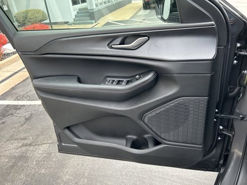 New 2025 Jeep Grand Cherokee image 18