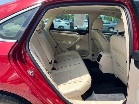 Used 2017 Volkswagen Passat 1.8T SE FWD image 13