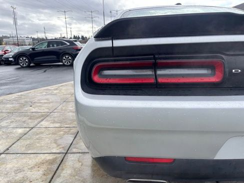 Used 2023 Dodge Challenger SXT image 10