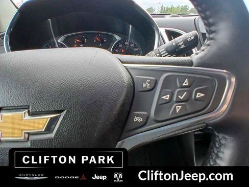 Used 2022 Chevrolet Equinox LT AWD/4WD image 23