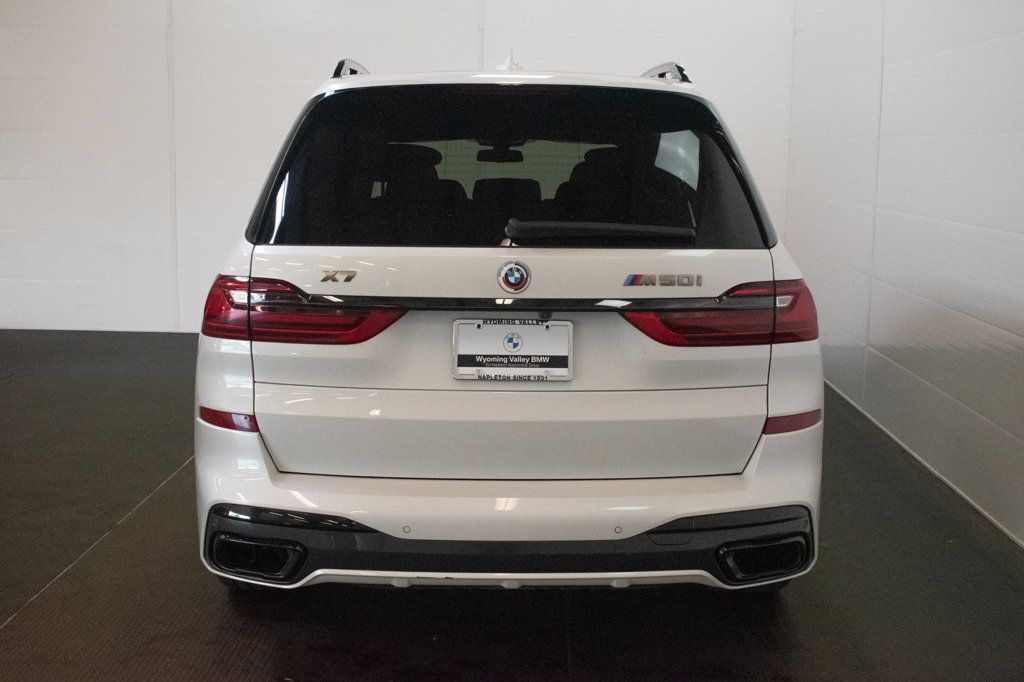 Used 2022 BMW X7 M50i AWD/4WD image 5