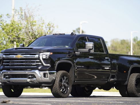 Used 2024 Chevrolet Silverado 3500 LTZ w/ LTZ Plus Package image 41