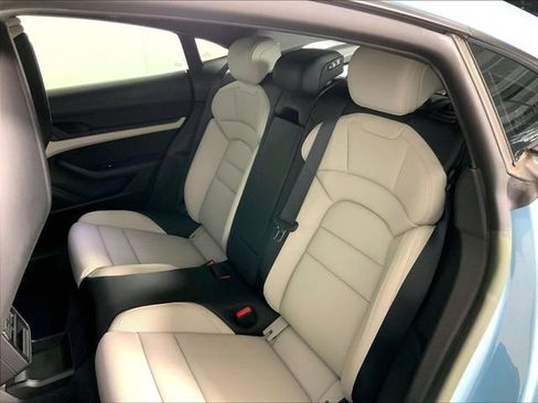 Used 2022 Porsche Taycan RWD image 20