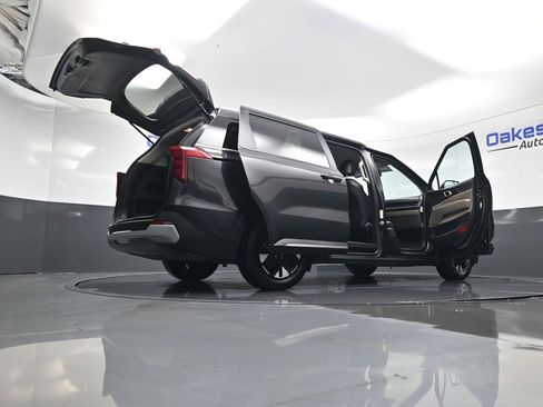 Certified 2025 Kia Carnival LXS image 60
