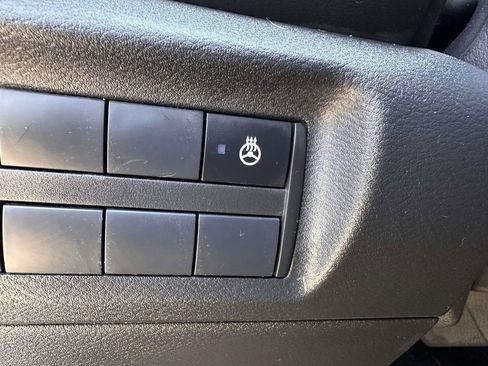 Used 2023 Nissan Kicks SR w/ SR Premium Package FWD image 15
