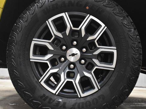 Used 2023 Chevrolet Colorado Z71 w/ Z71 Convenience Package 2 image 32