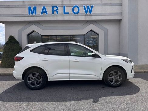 Used 2023 Ford Escape ST-Line w/ Tech Pack #1 AWD/4WD image 3