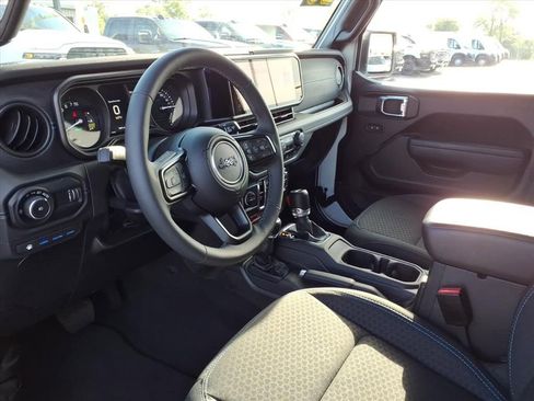 Certified 2025 Jeep Wrangler Unlimited Rubicon 4xe w/ Convenience Group AWD/4WD image 7