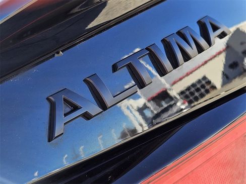 Used 2022 Nissan Altima 2.5 SR w/ Midnight Edition Package image 9