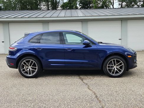 Certified 2023 Porsche Macan AWD/4WD image 8