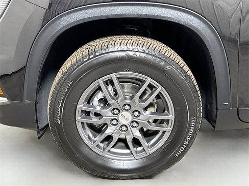 Used 2025 GMC Acadia Elevation image 31