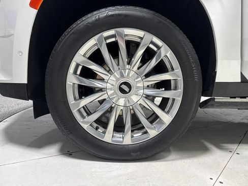 Used 2023 Cadillac Escalade Premium Luxury AWD/4WD image 10