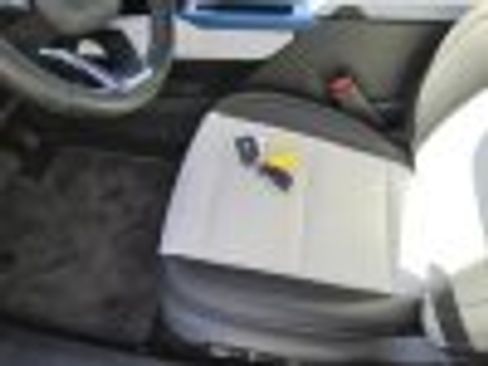 Used 2025 Chevrolet Equinox EV LT image 6