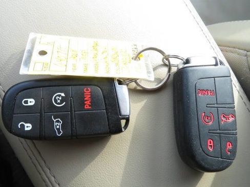 Used 2018 Jeep Grand Cherokee Limited w/ Trailer Tow Group IV image 28