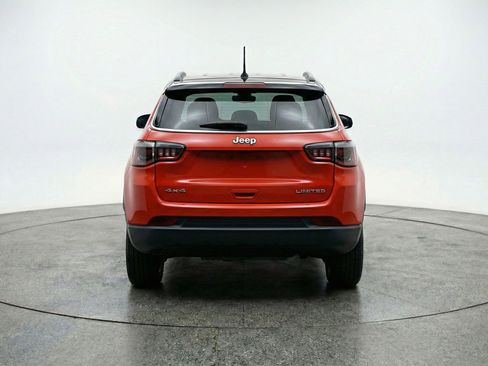Used 2025 Jeep Compass Trailhawk AWD/4WD image 7