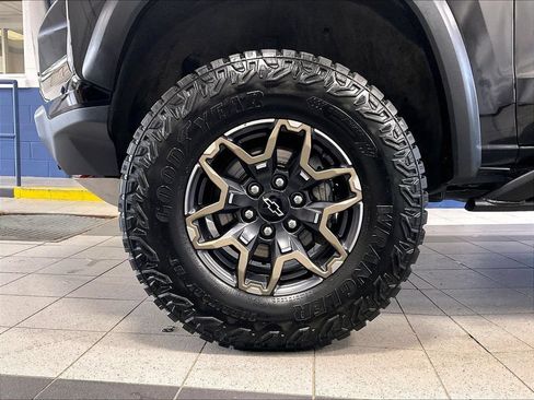 Used 2024 Chevrolet Colorado ZR2 w/ ZR2 Convenience Package III AWD/4WD image 7