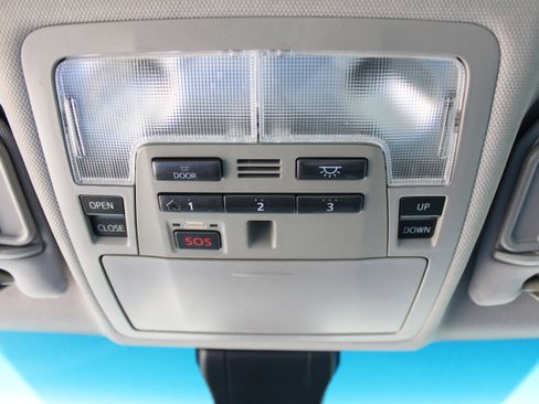 Used 2017 Toyota Camry XLE w/ Moonroof Package image 38