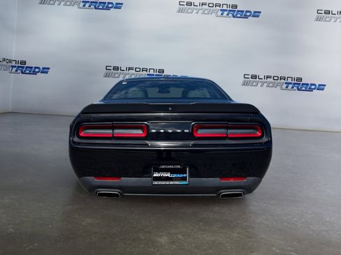 Used 2019 Dodge Challenger SXT w/ Blacktop Package RWD image 6