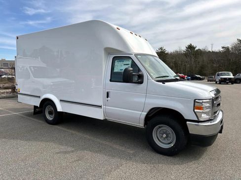 New 2027 Ford E-350 and Econoline 350 Super Duty w/ Power Equipment Group RWD image 5