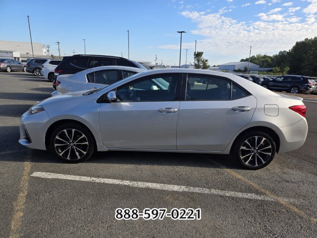 Used 2018 Toyota Corolla SE FWD image 2