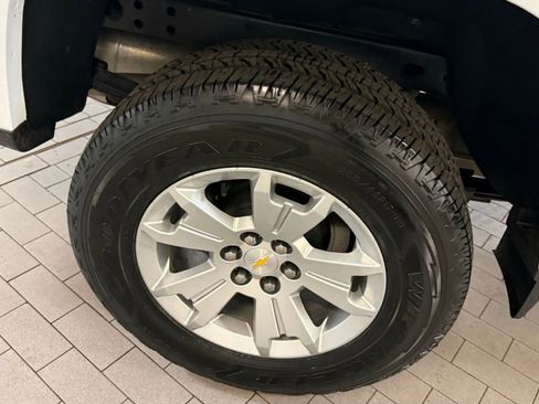 Used 2022 Chevrolet Colorado LT w/ Fleet Safety Package image 28