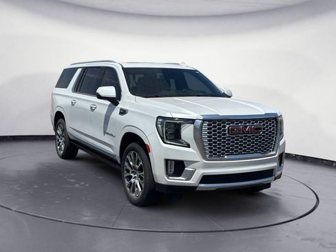 Used 2023 GMC Yukon XL Denali w/ Max Trailering Package AWD/4WD image 7