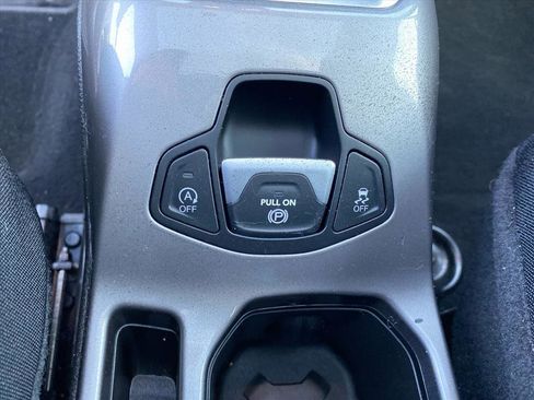 Used 2022 Jeep Renegade Latitude w/ Sun/Sound Group AWD/4WD image 13