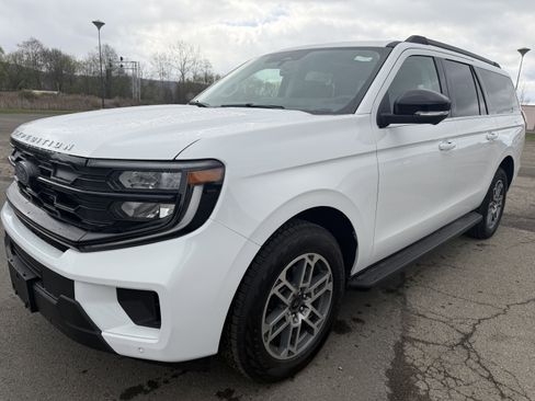 New 2026 Ford Expedition Max Active image 4